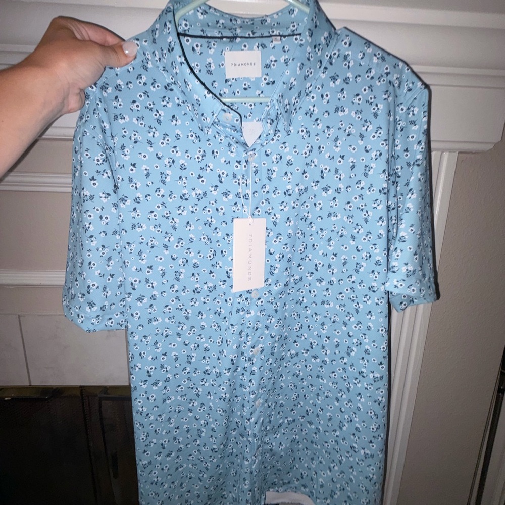 7 Diamonds Light Blue Floral Short-Sleeve Shirt